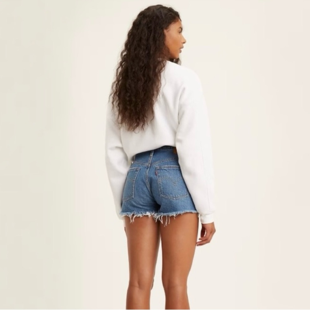 Levi’s 501 Short, medium wash